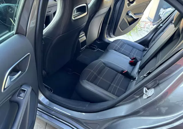 MERCEDES-BENZ Klasa A 180 (BlueEFFICIENCY) Urban