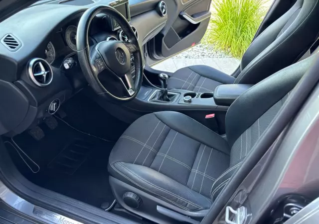 MERCEDES-BENZ Klasa A 180 (BlueEFFICIENCY) Urban