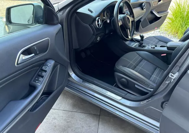 MERCEDES-BENZ Klasa A 180 (BlueEFFICIENCY) Urban