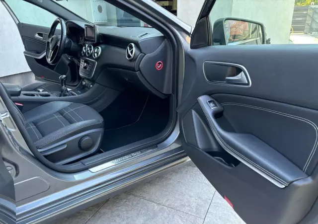 MERCEDES-BENZ Klasa A 180 (BlueEFFICIENCY) Urban