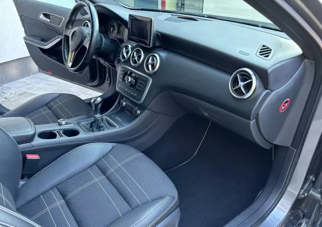 MERCEDES-BENZ Klasa A 180 (BlueEFFICIENCY) Urban