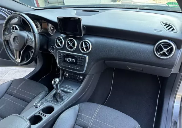 MERCEDES-BENZ Klasa A 180 (BlueEFFICIENCY) Urban