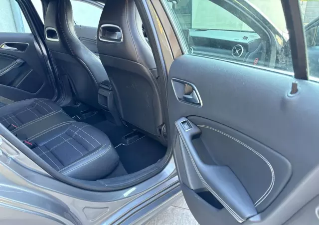 MERCEDES-BENZ Klasa A 180 (BlueEFFICIENCY) Urban