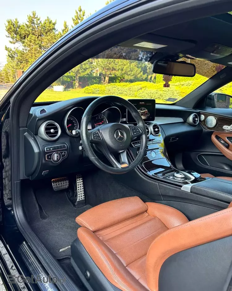 MERCEDES-BENZ Klasa C 300 Coupe 9G-TRONIC AMG Line
