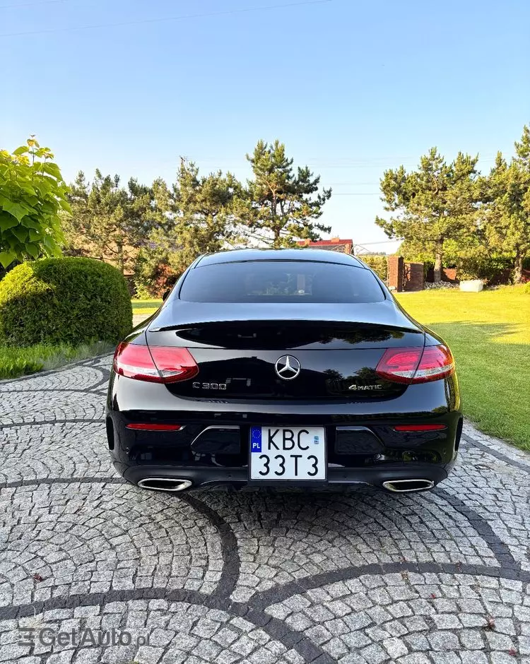 MERCEDES-BENZ Klasa C 300 Coupe 9G-TRONIC AMG Line