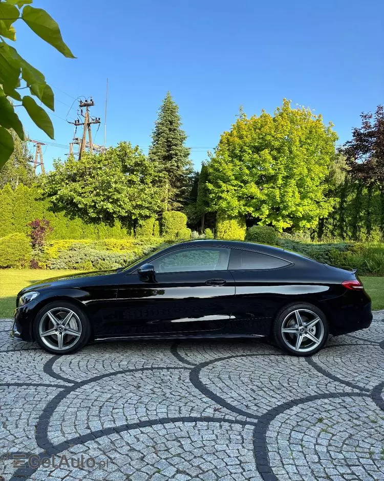 MERCEDES-BENZ Klasa C 300 Coupe 9G-TRONIC AMG Line