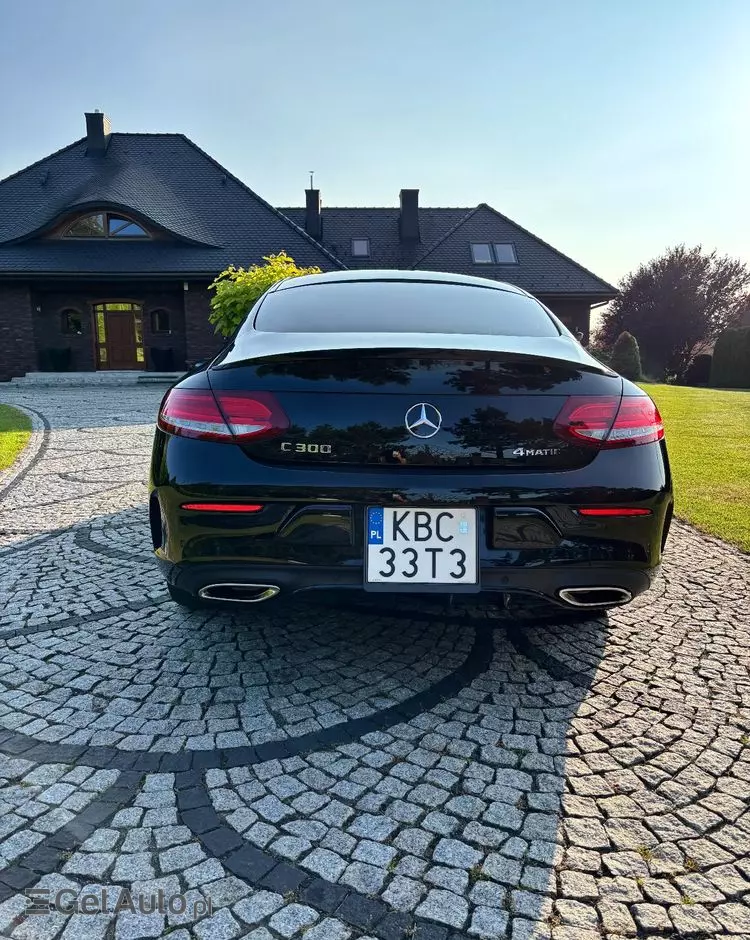 MERCEDES-BENZ Klasa C 300 Coupe 9G-TRONIC AMG Line