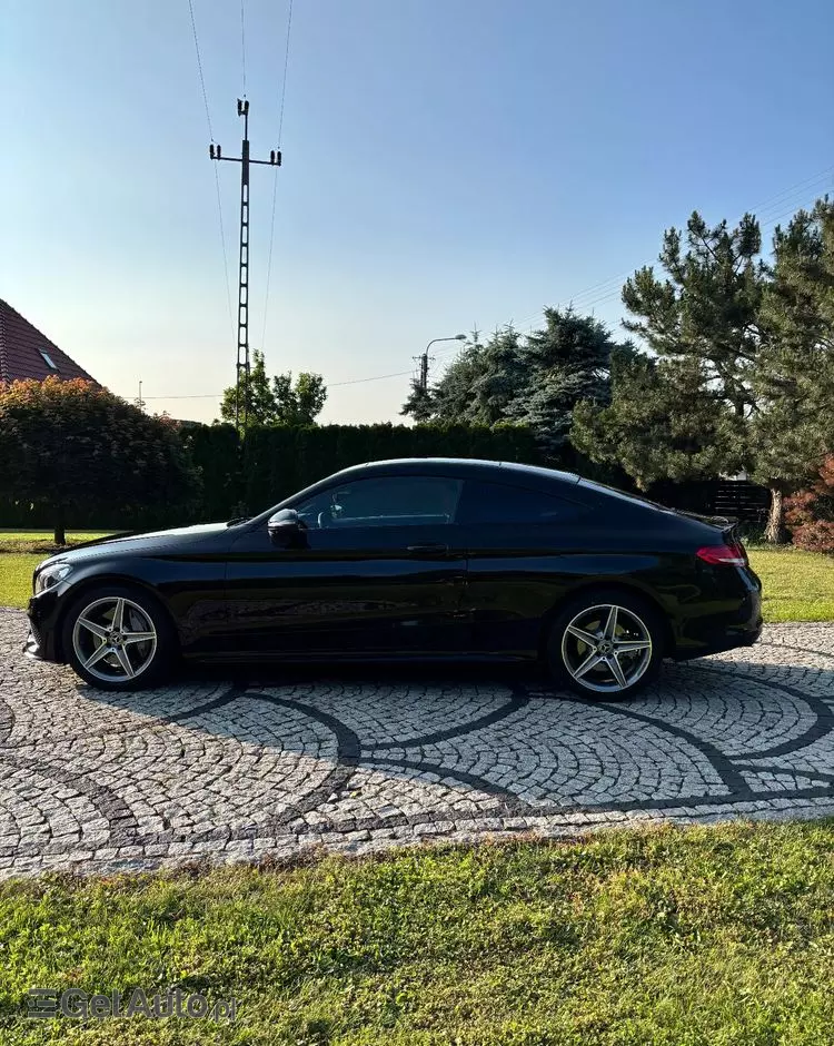 MERCEDES-BENZ Klasa C 300 Coupe 9G-TRONIC AMG Line