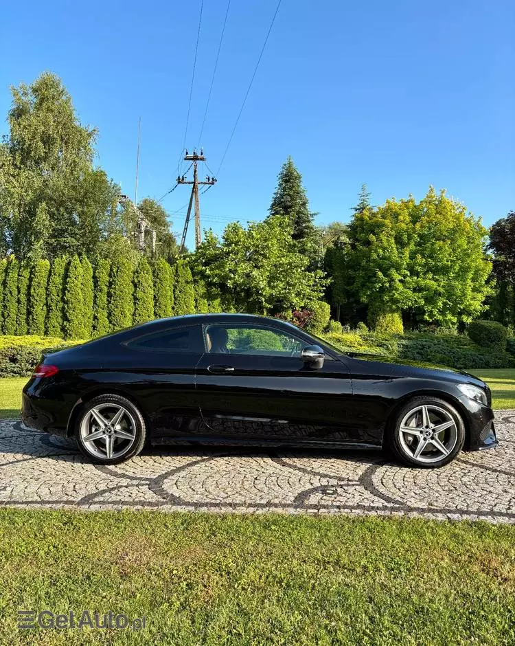 MERCEDES-BENZ Klasa C 300 Coupe 9G-TRONIC AMG Line