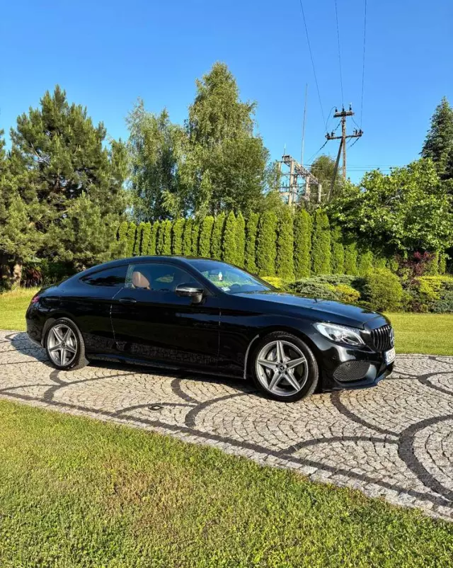 MERCEDES-BENZ Klasa C 300 Coupe 9G-TRONIC AMG Line