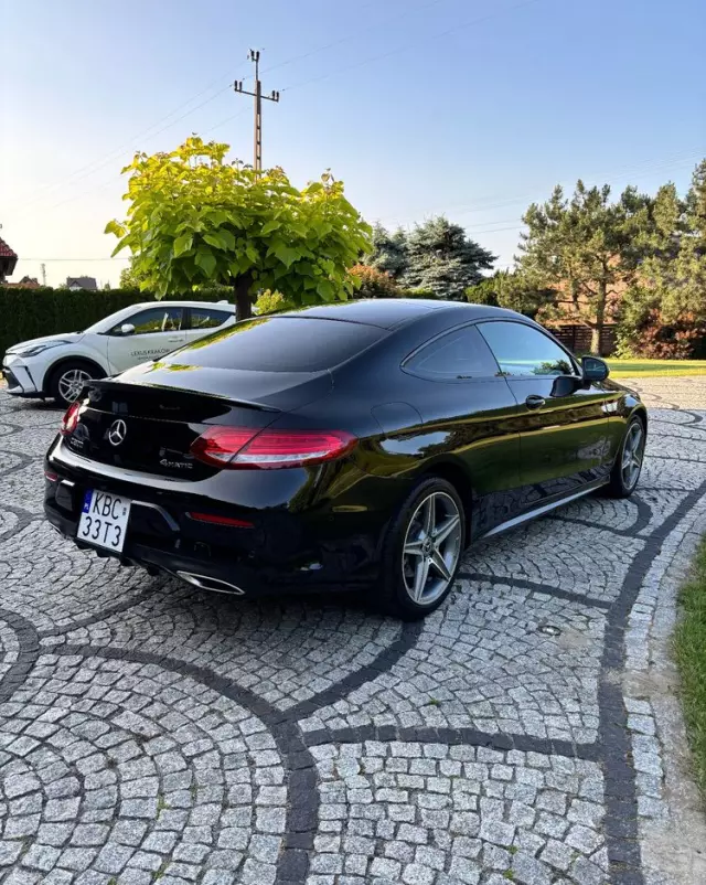MERCEDES-BENZ Klasa C 300 Coupe 9G-TRONIC AMG Line
