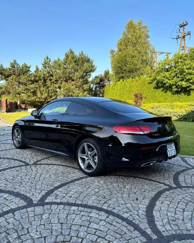 MERCEDES-BENZ Klasa C 300 Coupe 9G-TRONIC AMG Line