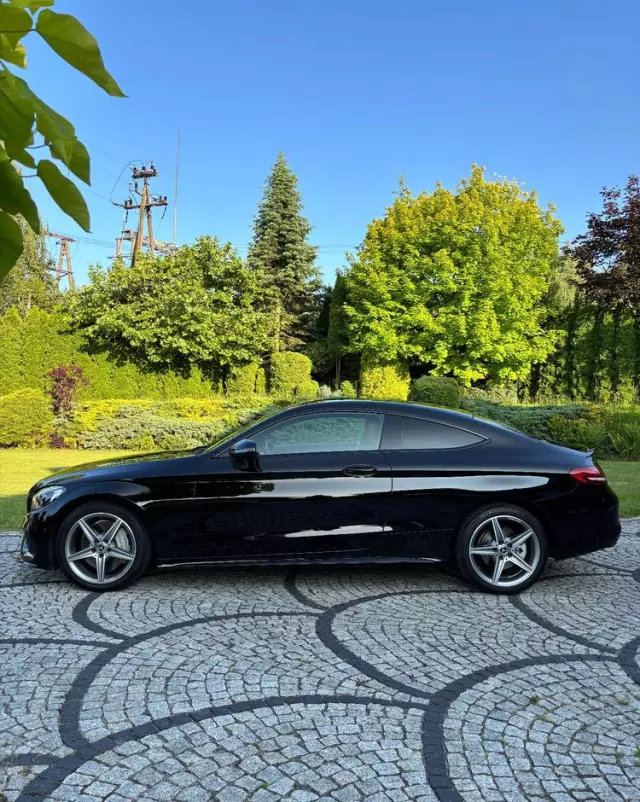 MERCEDES-BENZ Klasa C 300 Coupe 9G-TRONIC AMG Line