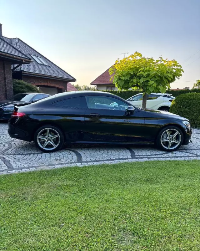 MERCEDES-BENZ Klasa C 300 Coupe 9G-TRONIC AMG Line