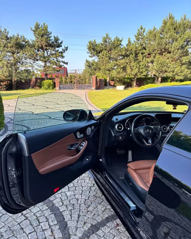 MERCEDES-BENZ Klasa C 300 Coupe 9G-TRONIC AMG Line