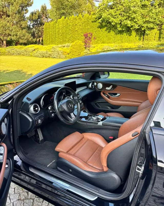MERCEDES-BENZ Klasa C 300 Coupe 9G-TRONIC AMG Line