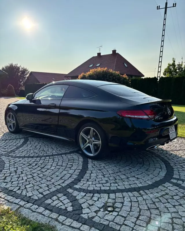 MERCEDES-BENZ Klasa C 300 Coupe 9G-TRONIC AMG Line