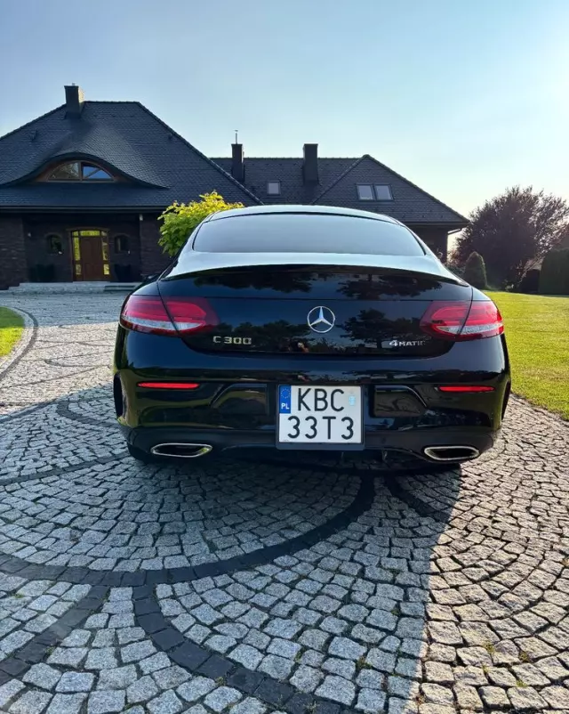 MERCEDES-BENZ Klasa C 300 Coupe 9G-TRONIC AMG Line