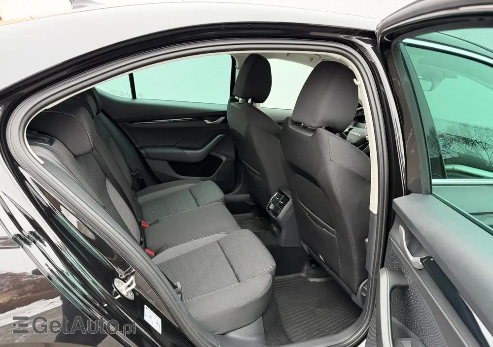 SKODA Octavia 1.5 TSI e-TEC DSG Selection