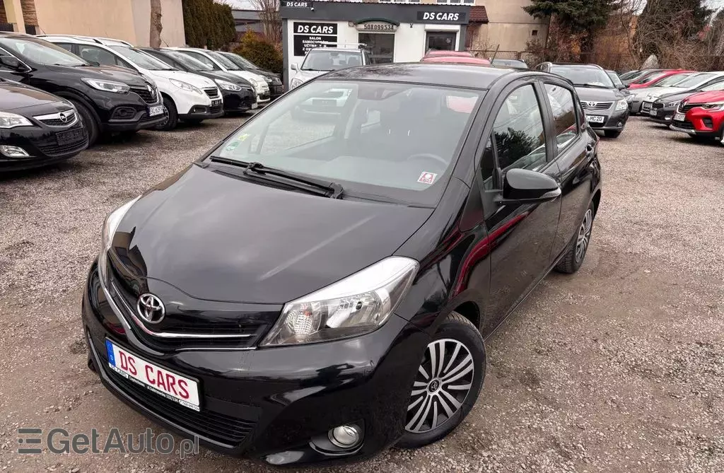 TOYOTA Yaris 