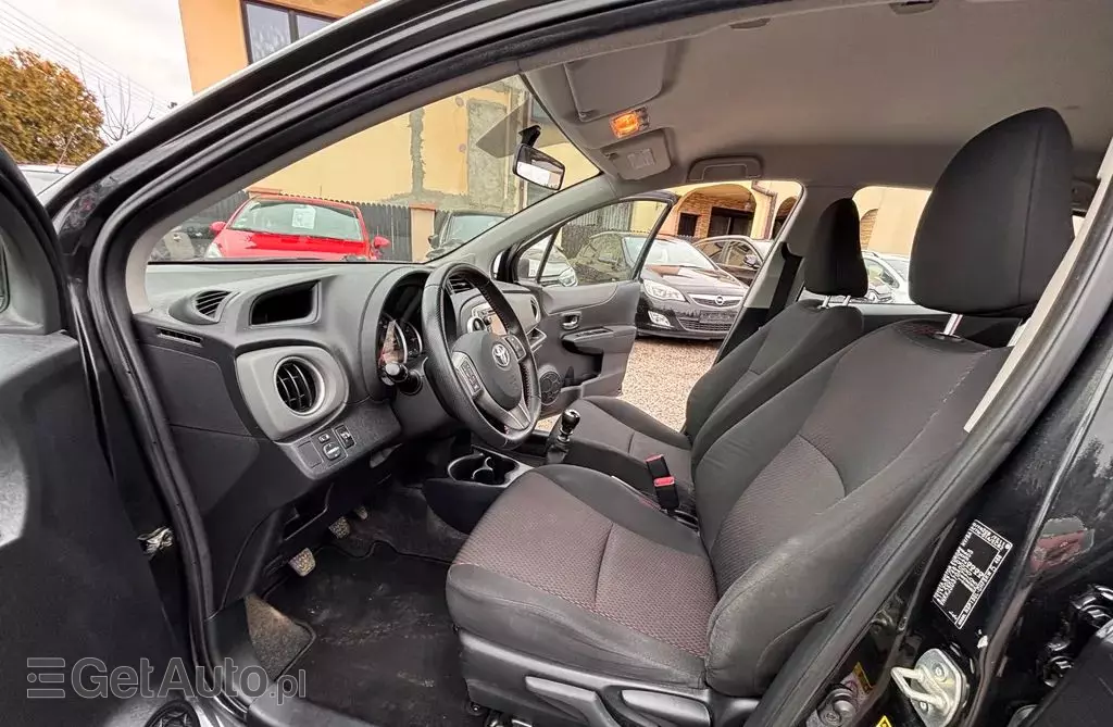 TOYOTA Yaris 