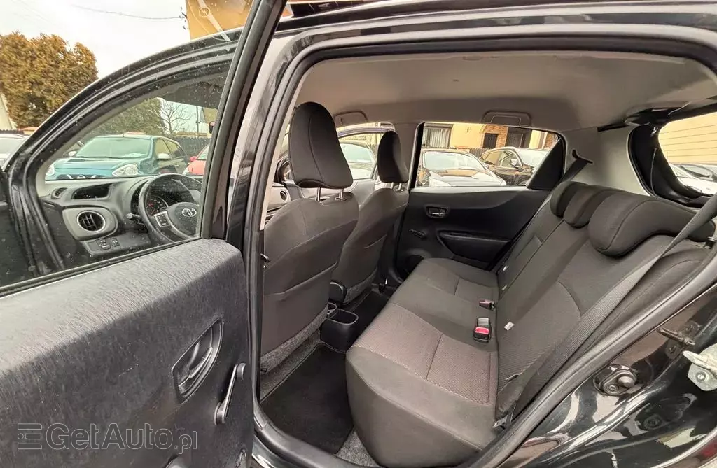 TOYOTA Yaris 