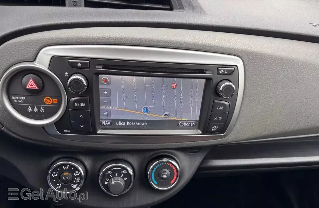 TOYOTA Yaris 