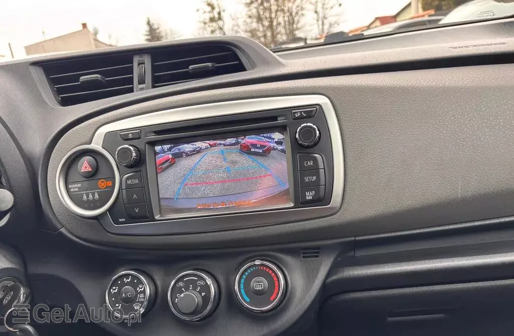 TOYOTA Yaris 