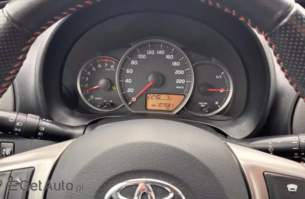 TOYOTA Yaris 