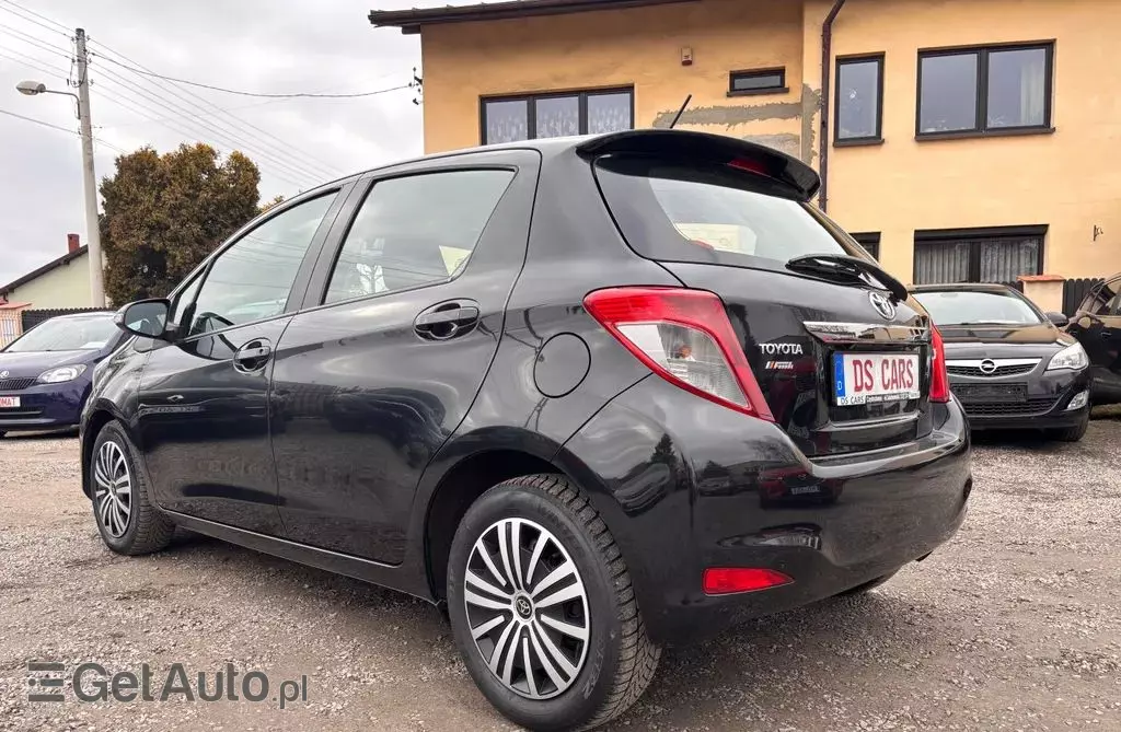 TOYOTA Yaris 