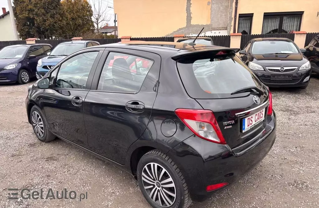 TOYOTA Yaris 
