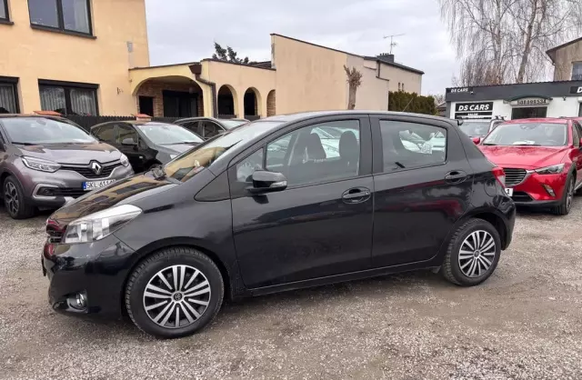 TOYOTA Yaris 