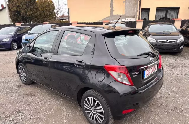 TOYOTA Yaris 