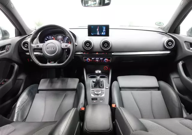 AUDI A3 1.8 TFSI Sportback S line Sportpaket
