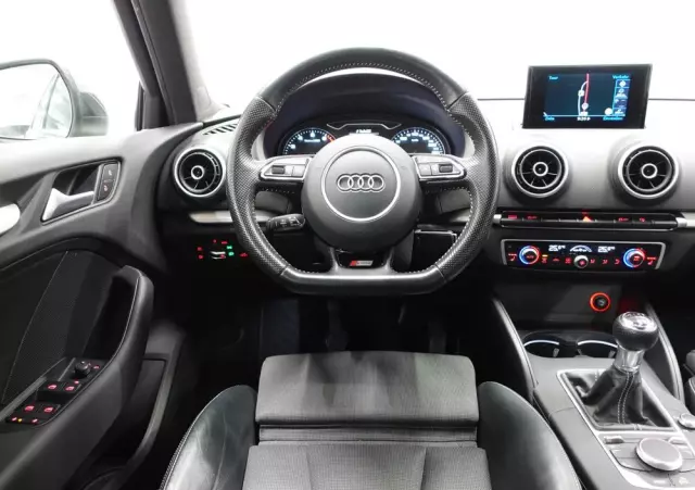 AUDI A3 1.8 TFSI Sportback S line Sportpaket