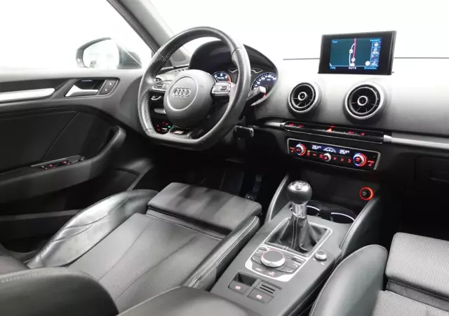 AUDI A3 1.8 TFSI Sportback S line Sportpaket