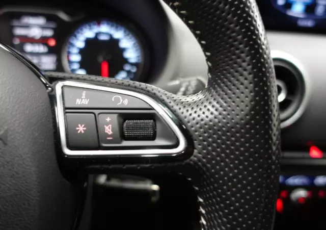 AUDI A3 1.8 TFSI Sportback S line Sportpaket