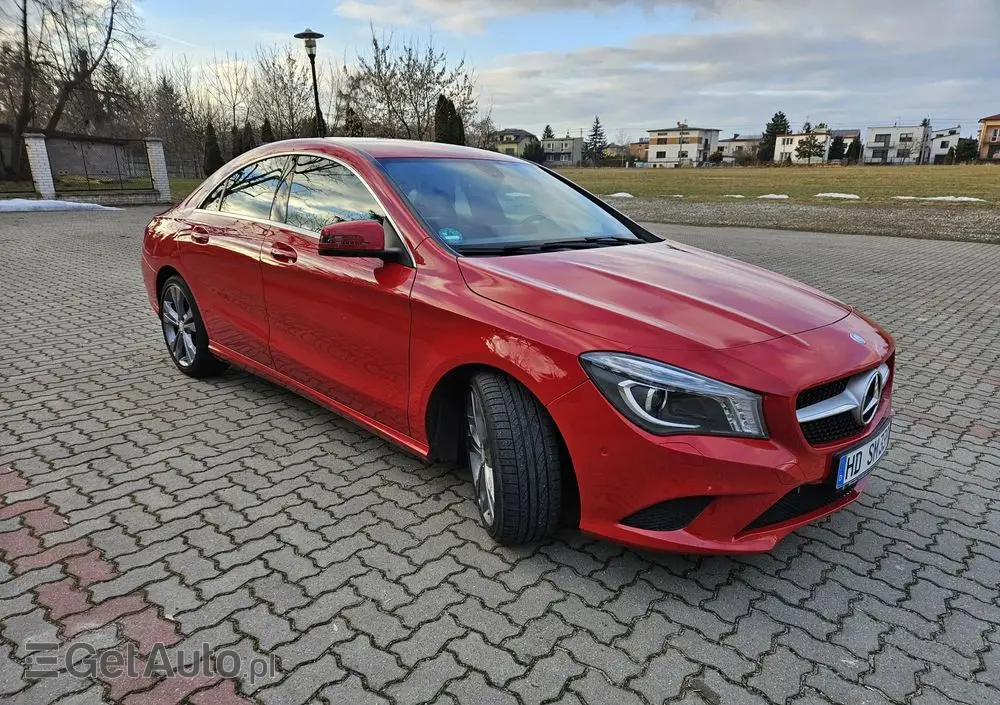 MERCEDES-BENZ CLA 200 7G-DCT StreetStyle