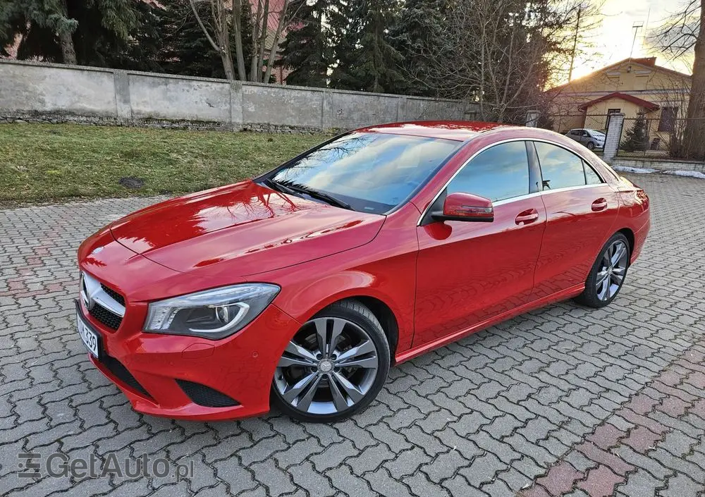 MERCEDES-BENZ CLA 200 7G-DCT StreetStyle