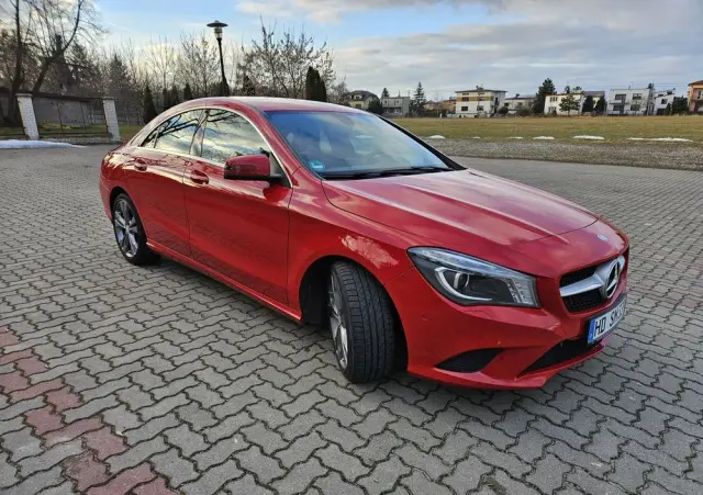 MERCEDES-BENZ CLA 200 7G-DCT StreetStyle
