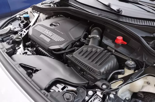 BMW Seria 2 218i (136 KM)