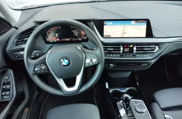 BMW Seria 2 218i (136 KM)