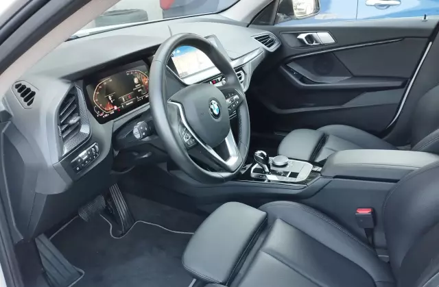 BMW Seria 2 218i (136 KM)