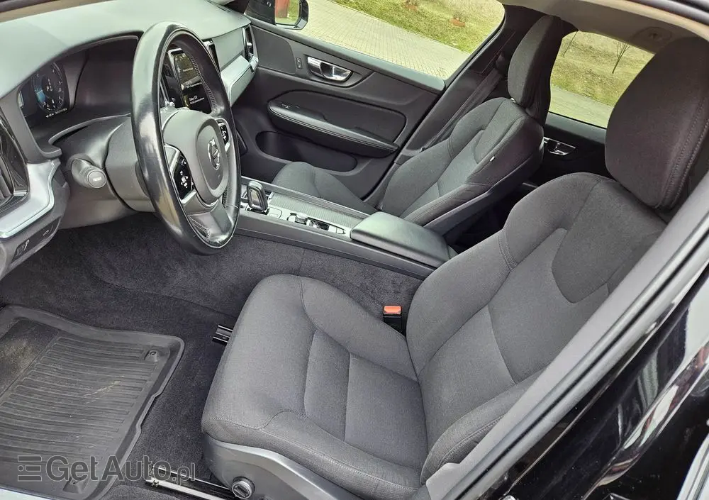 VOLVO V60 D4 Momentum Pro