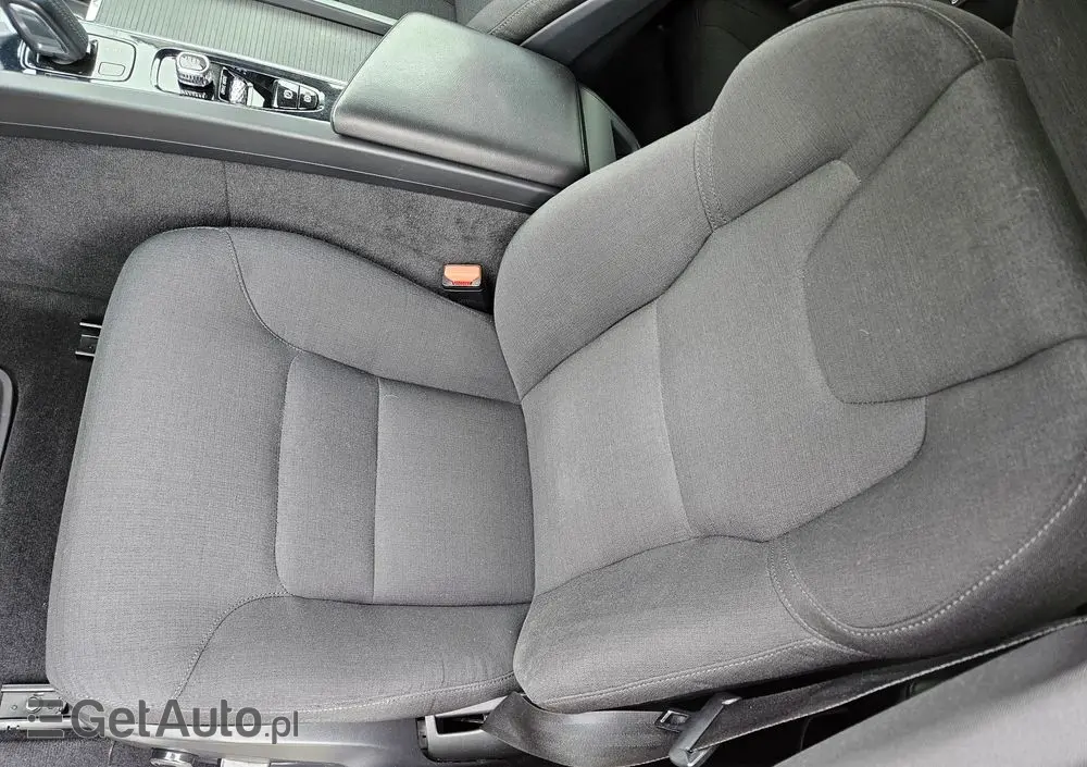 VOLVO V60 D4 Momentum Pro