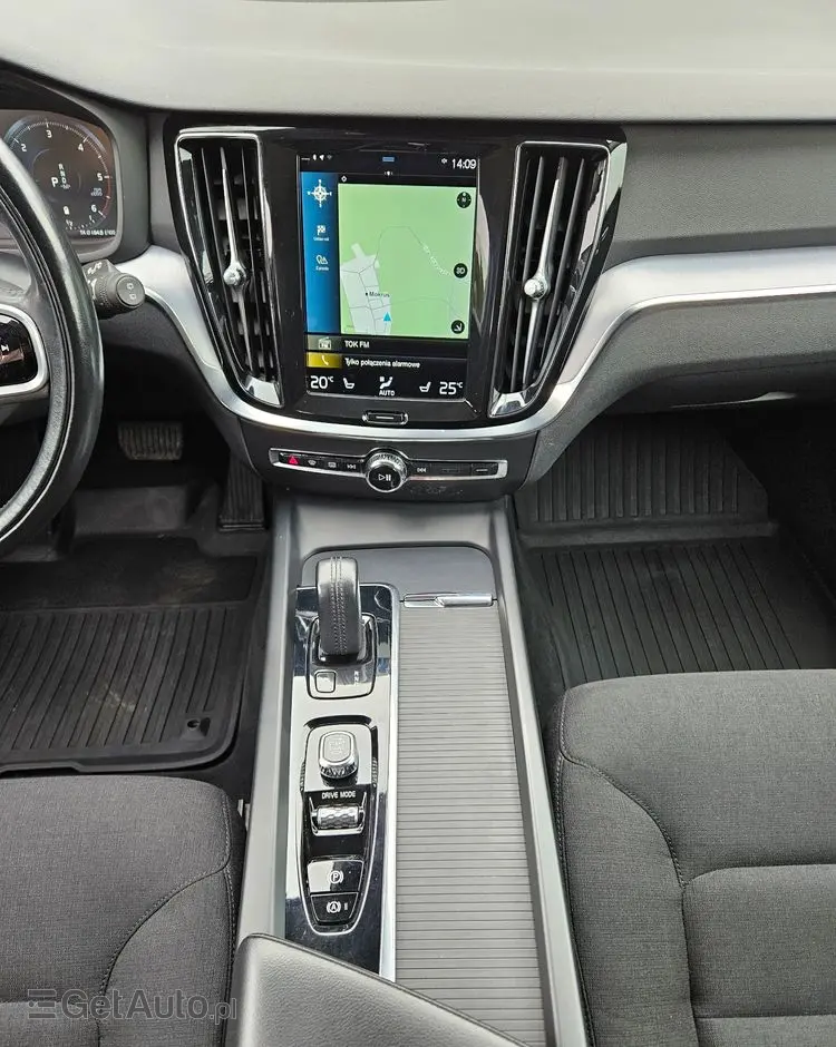 VOLVO V60 D4 Momentum Pro