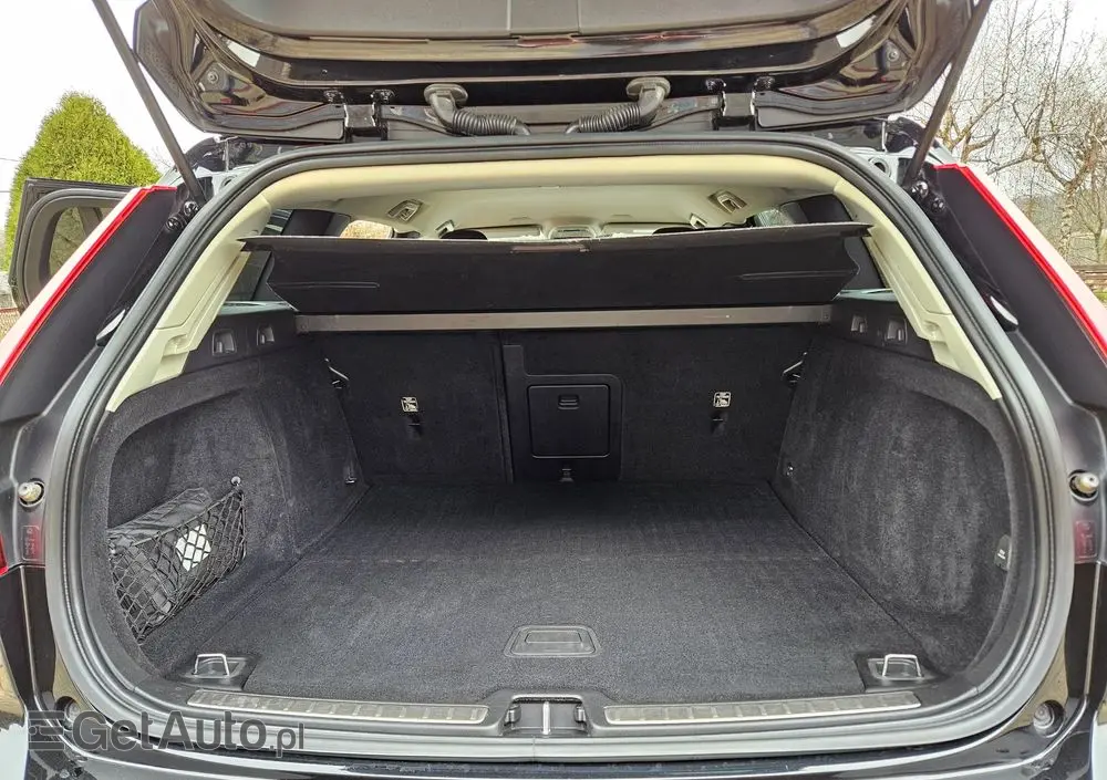 VOLVO V60 D4 Momentum Pro