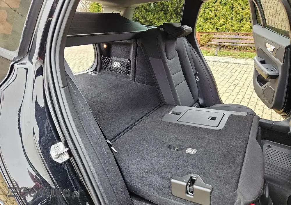 VOLVO V60 D4 Momentum Pro