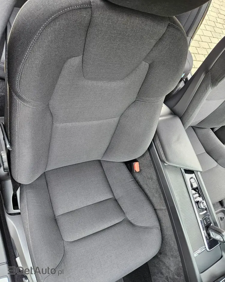 VOLVO V60 D4 Momentum Pro