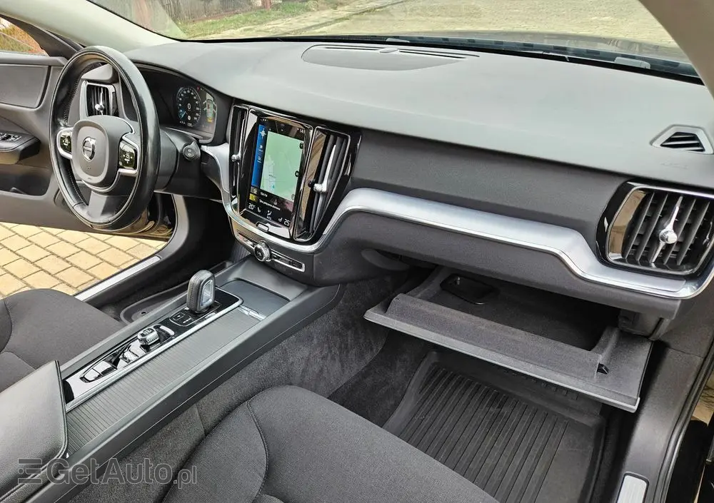VOLVO V60 D4 Momentum Pro